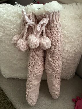 EXPRESS Pink Cable-Knit Pom-Pom Slippers Size 6~10 NWT